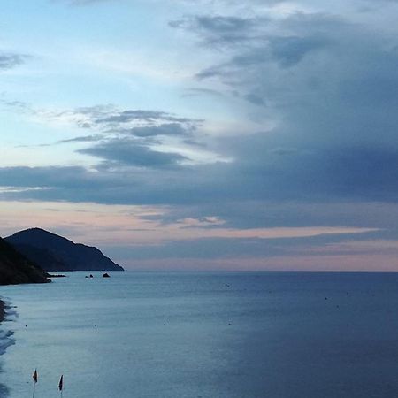 Tino Brezza Di Mare Apartman Deiva Marina Kültér fotó
