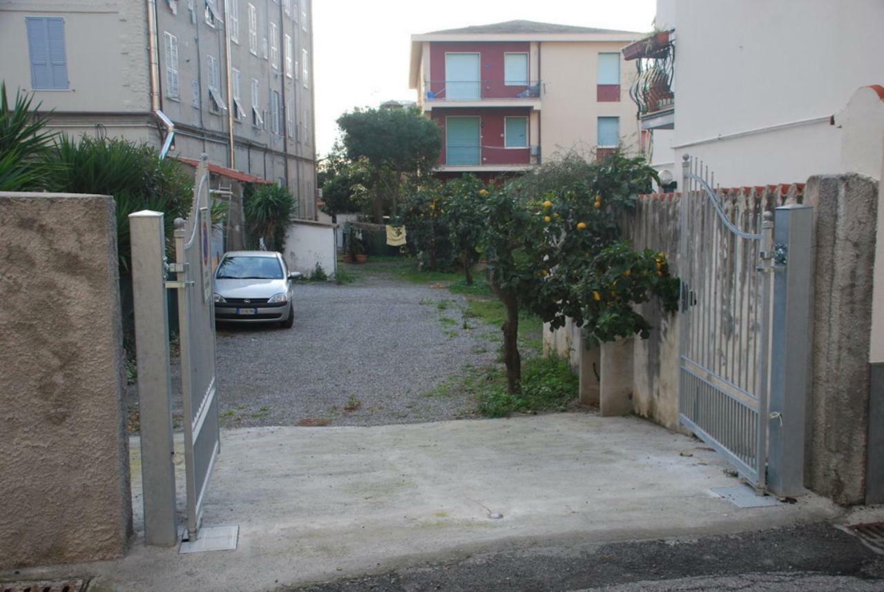 Tino Brezza Di Mare Apartman Deiva Marina Kültér fotó
